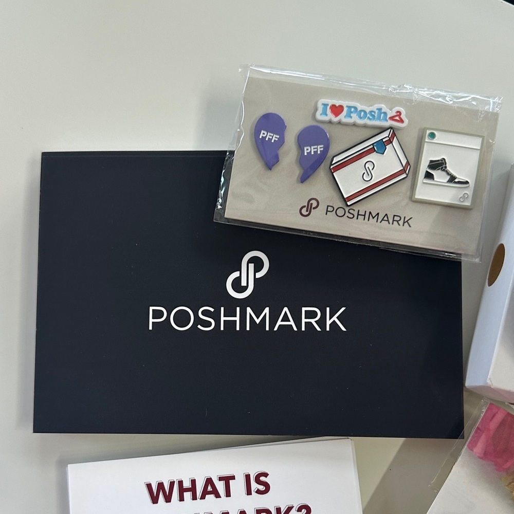 Poshmark’s Items Bundle - Picture 3 of 8